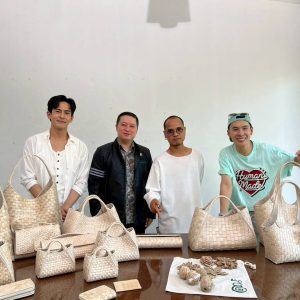ธ.ก.ส. ชวนชมรายการหอมแผ่นดิน กลิ่นไอเกษตร ตอนมหัศจรรย์ราชบุรี ตามหาต้นกำเนิดกระเป๋าหนังกาบกล้วย “ตานีสยาม”
