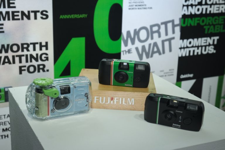 ฟูจิฟิล์ม ฉลองใหญ่ครบรอบ 40 ปี QuickSnap เปิดแคมเปญ “Worth The Wait”