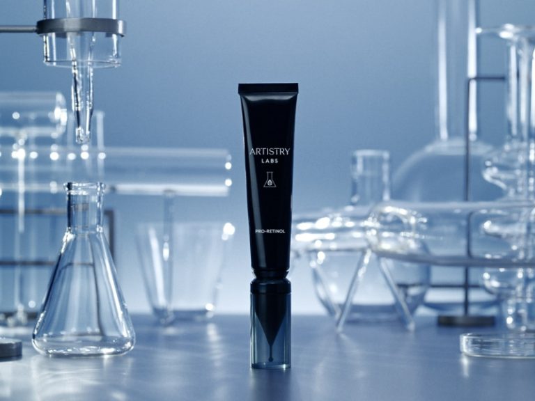 บอกลาสัญญาณแห่งวัย “Artistry Labs Pro-Retinol” ครั้งแรกกับเรตินอลมิติใหม่  จัดการริ้วรอยเห็นผลลัพธ์ใน 7 ครั้ง*